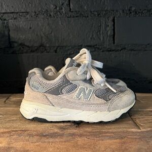 992 New Balance sneakers size 6